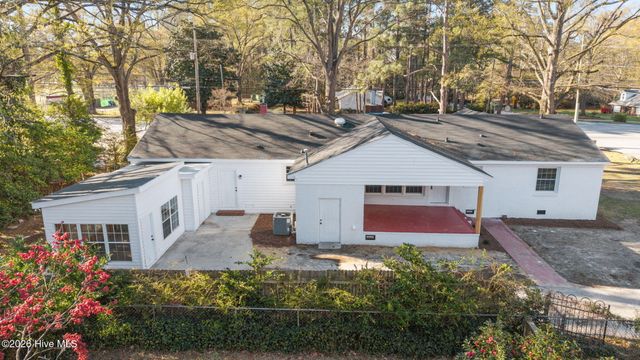 1401 Greenville Boulevard SE, Greenville, NC 27858