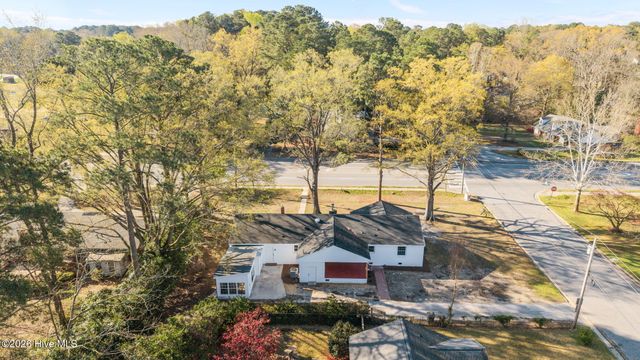 1401 Greenville Boulevard SE, Greenville, NC 27858
