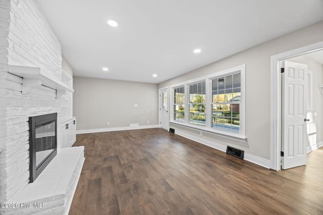 1401 Greenville Boulevard SE, Greenville, NC 27858