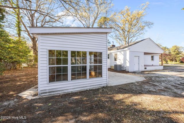 1401 Greenville Boulevard SE, Greenville, NC 27858