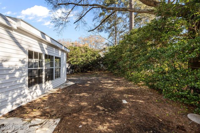 1401 Greenville Boulevard SE, Greenville, NC 27858