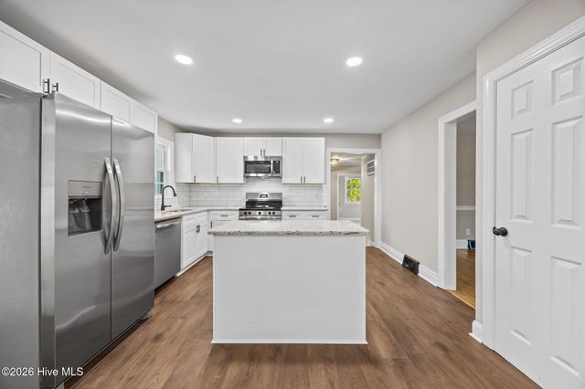 1401 Greenville Boulevard SE, Greenville, NC 27858