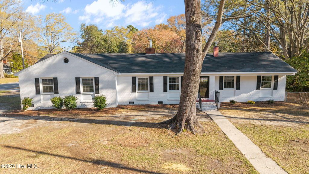 1401 Greenville Boulevard SE, Greenville, NC 27858