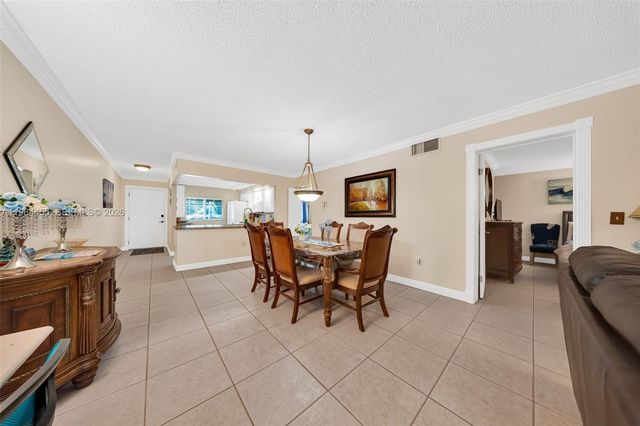 4040 Crystal Lake Dr 105, Deerfield Beach, FL 33064