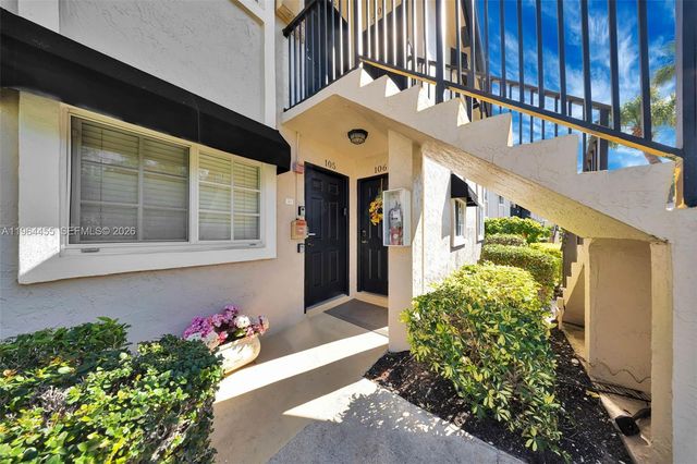 4040 Crystal Lake Dr 105, Deerfield Beach, FL 33064