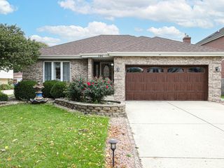 791 N Adele Street, Elmhurst, IL 60126