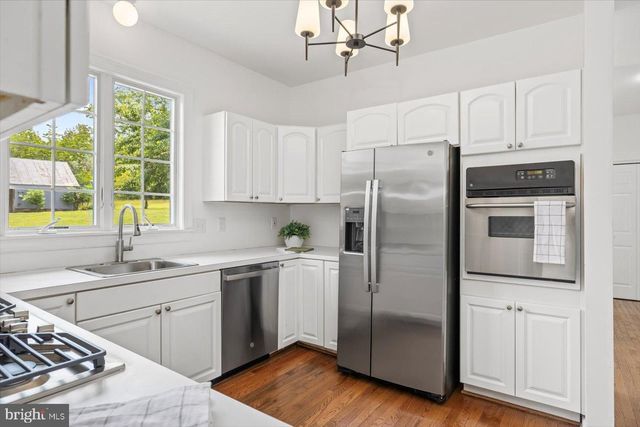 274 AARON MOUNTAIN RD, Castleton, VA 22716