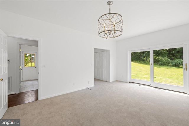 274 AARON MOUNTAIN RD, Castleton, VA 22716