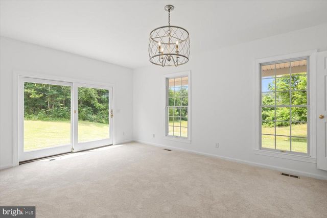 274 AARON MOUNTAIN RD, Castleton, VA 22716