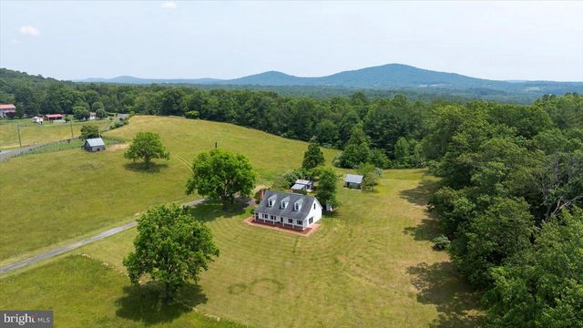 274 AARON MOUNTAIN RD, Castleton, VA 22716