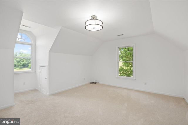 274 AARON MOUNTAIN RD, Castleton, VA 22716