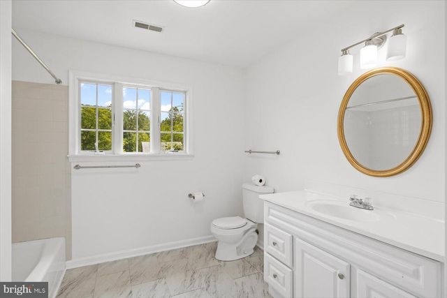 274 AARON MOUNTAIN RD, Castleton, VA 22716