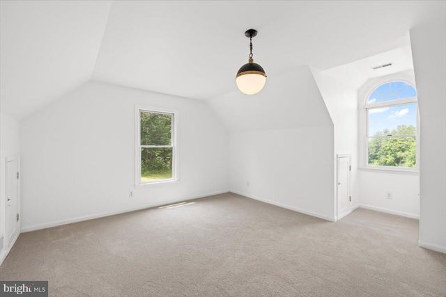 274 AARON MOUNTAIN RD, Castleton, VA 22716