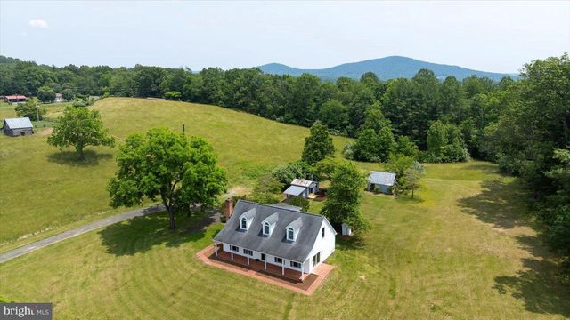 274 AARON MOUNTAIN RD, Castleton, VA 22716