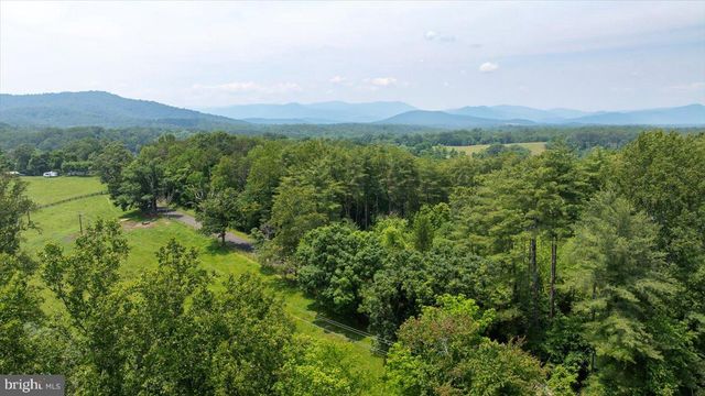 274 AARON MOUNTAIN RD, Castleton, VA 22716