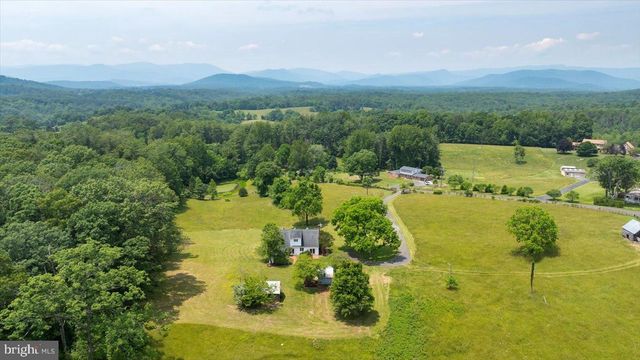 274 AARON MOUNTAIN RD, Castleton, VA 22716