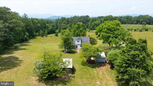 274 AARON MOUNTAIN RD, Castleton, VA 22716