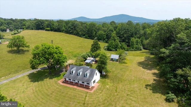 274 AARON MOUNTAIN RD, Castleton, VA 22716