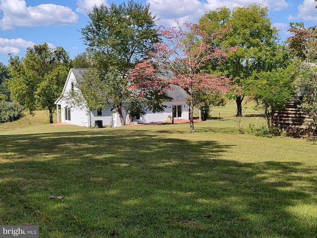 274 AARON MOUNTAIN RD, Castleton, VA 22716