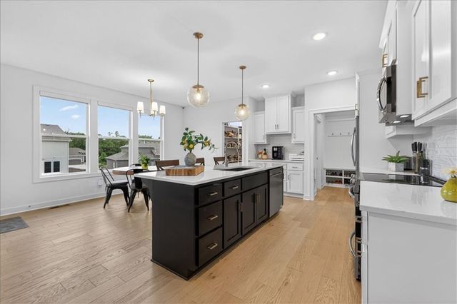 6619 NW 105th Court, Kansas City, MO 64154