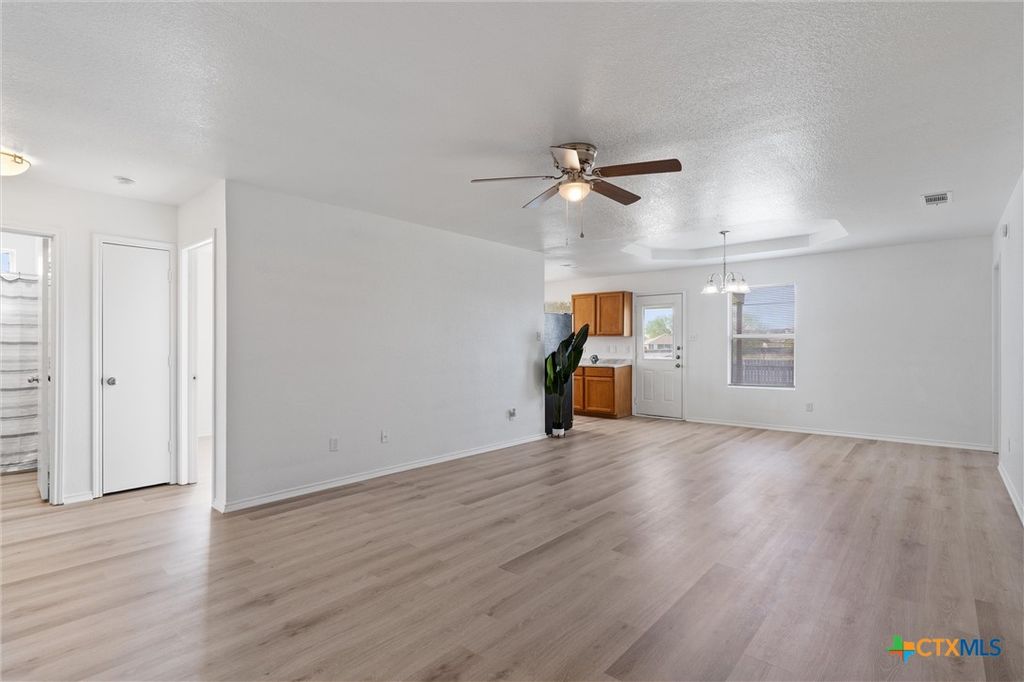 Image 5 of property listing at 3506 Viewcrest Drive, Killeen, TX 76549