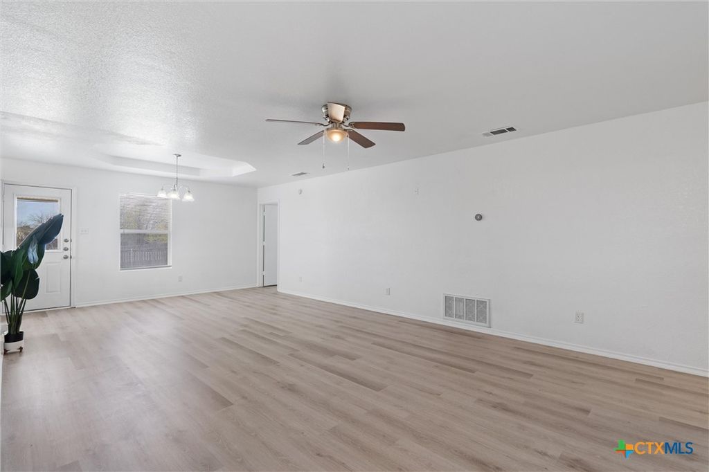 Image 7 of property listing at 3506 Viewcrest Drive, Killeen, TX 76549