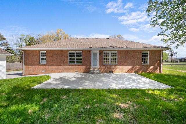 74 Maple Dr, Winchester, TN 37398