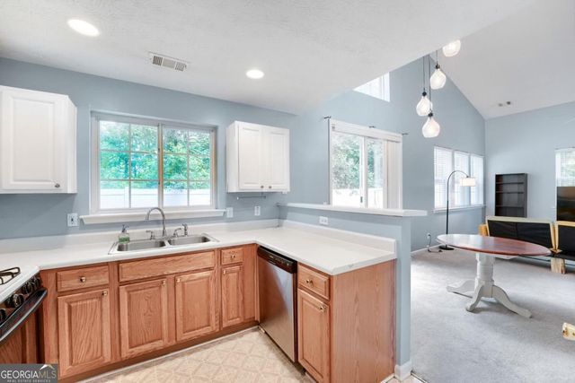 1277 W Oaks Way, Woodstock, GA 30188