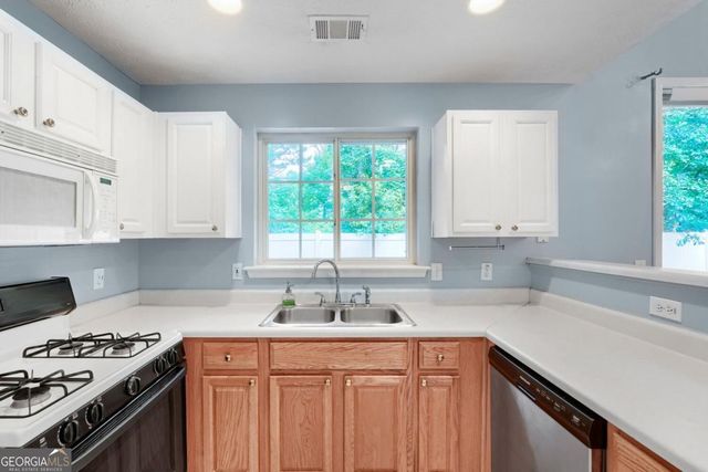 1277 W Oaks Way, Woodstock, GA 30188