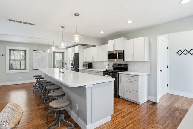 7476 S Susan Lane, Trafalgar, IN 46181