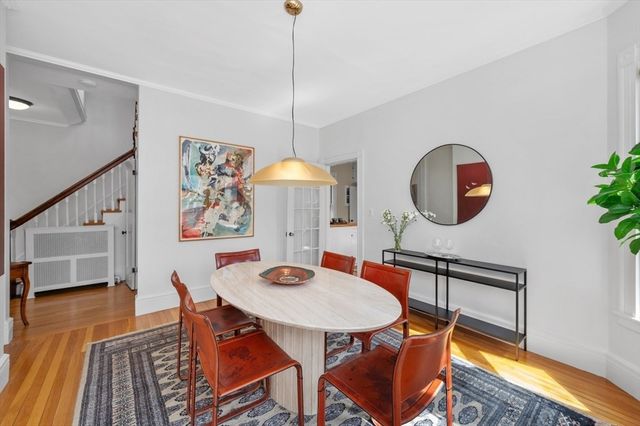 284 Lake Ave, Newton, MA 02461