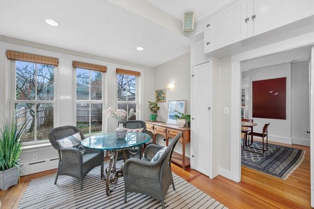 284 Lake Ave, Newton, MA 02461