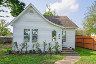 808 Heights Street, El Campo, TX 77437