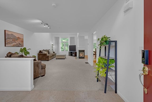 27 Robert Cir 27, Grafton, MA 01536