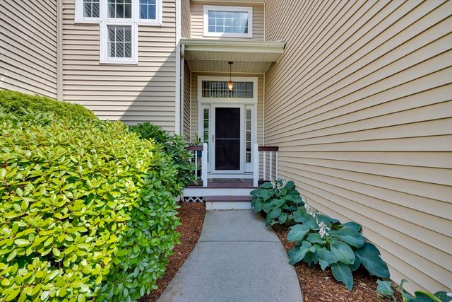 27 Robert Cir 27, Grafton, MA 01536