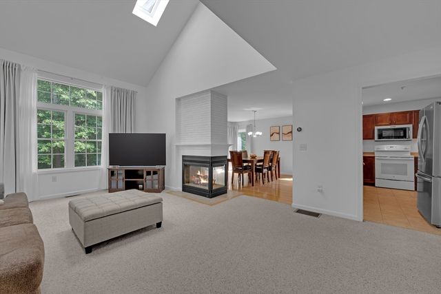 27 Robert Cir 27, Grafton, MA 01536