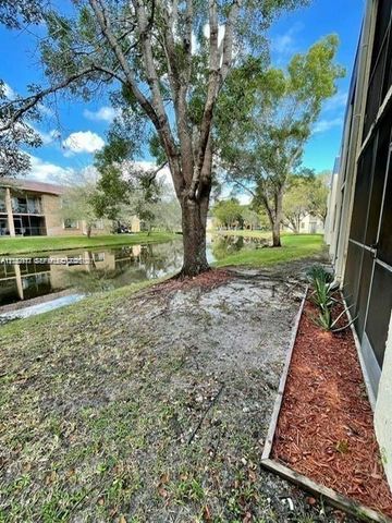 183 Lakeview Drive 103, Weston, FL 33326