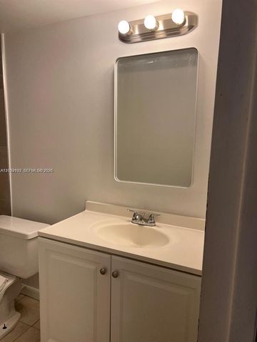 183 Lakeview Drive 103, Weston, FL 33326