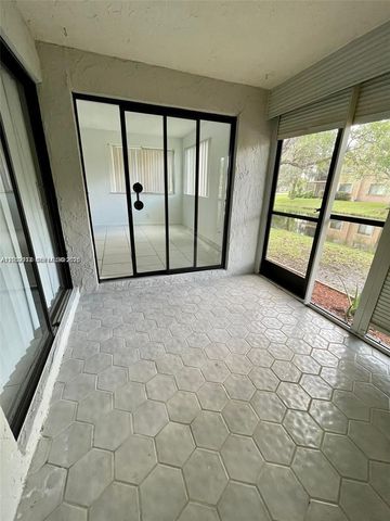 183 Lakeview Drive 103, Weston, FL 33326