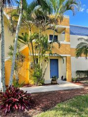 183 Lakeview Drive 103, Weston, FL 33326