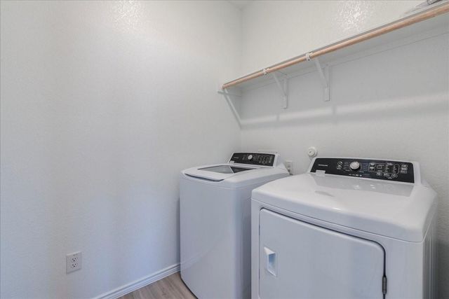 214 Magalia LN, Kyle, TX 78640
