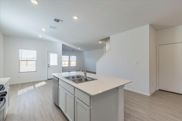214 Magalia LN, Kyle, TX 78640