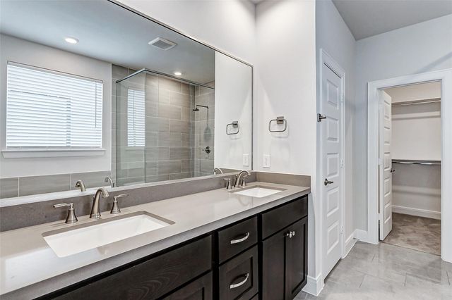 2710 Grand Fountains Drive C, Houston, TX 77054