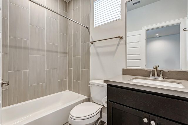 2710 Grand Fountains Drive C, Houston, TX 77054