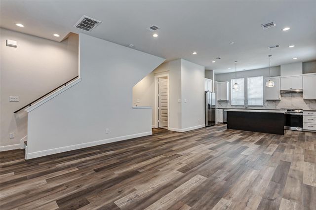 2710 Grand Fountains Drive C, Houston, TX 77054