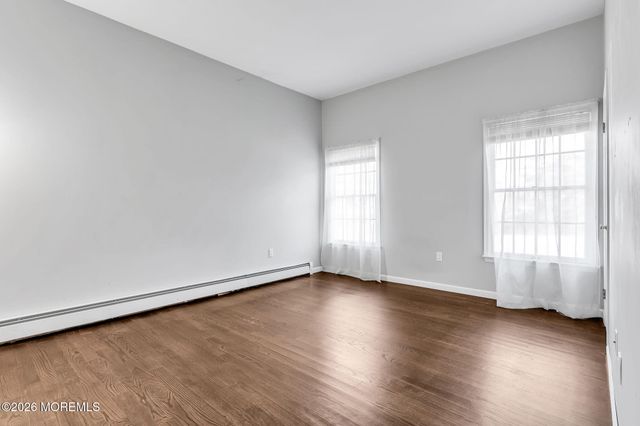 10 Ivy Lane, Manalapan, NJ 07726