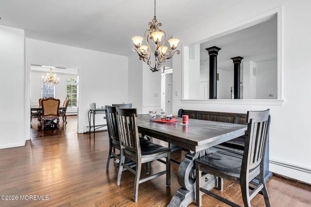10 Ivy Lane, Manalapan, NJ 07726