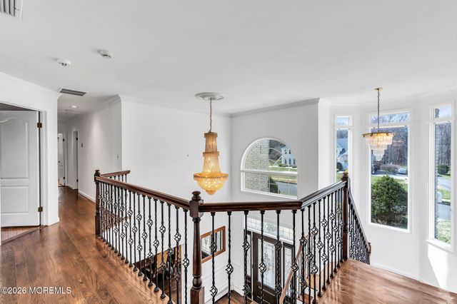 10 Ivy Lane, Manalapan, NJ 07726