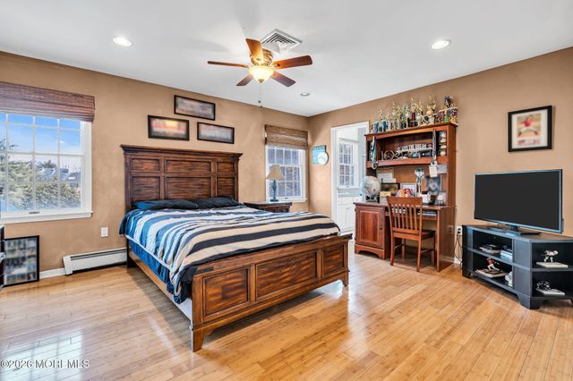 10 Ivy Lane, Manalapan, NJ 07726