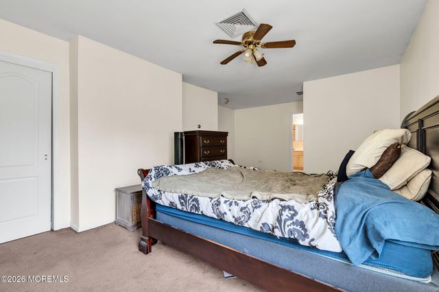 10 Ivy Lane, Manalapan, NJ 07726